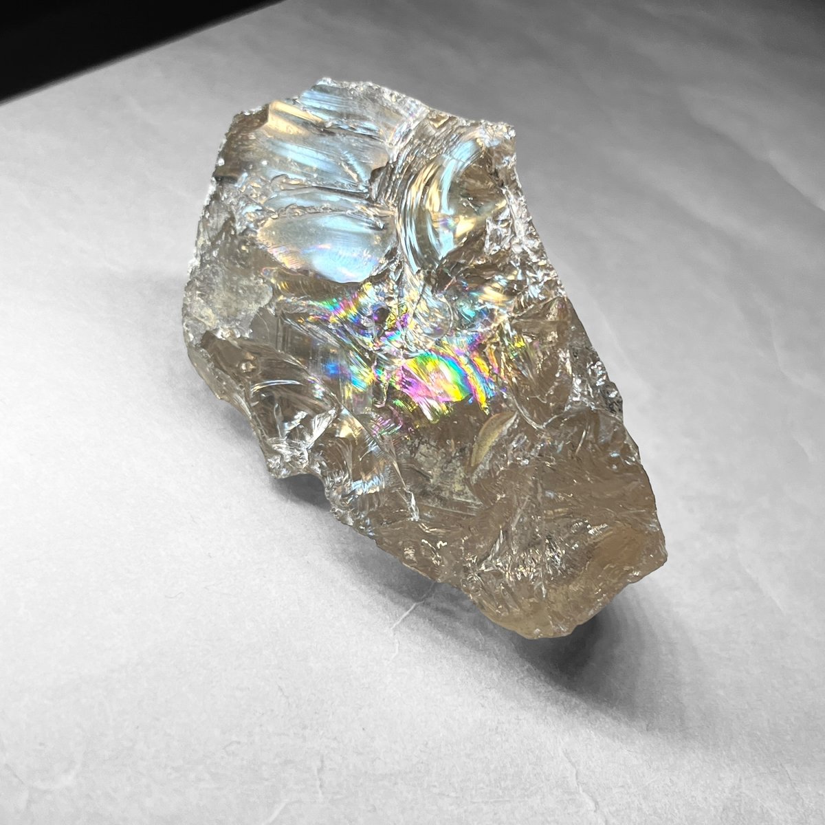 smoky quartz / スモーキークォーツ原石 A ( レインボーあり smoky quartz / スモーキークォーツ原石 A ( レインボーあり