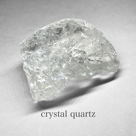 crystal quartz / クリスタルクォーツ原石 D  ( ゴールドルチル・レインボーあり )