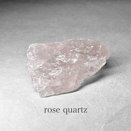 rose quartz / ローズクォーツ原石 F ( レインボーあり )
