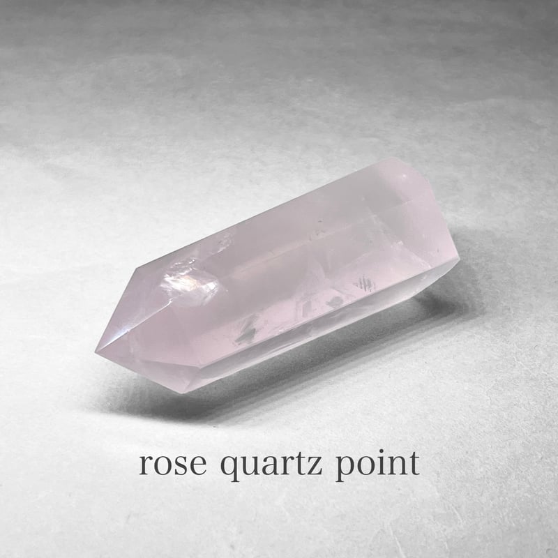 rose quartz point / ローズクォーツポイント A ( レインボーあり ) |