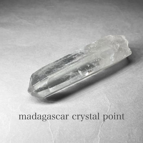 madagascar crystal rough point / マダガスカル産水晶ラフポイントH ( レインボーあり )