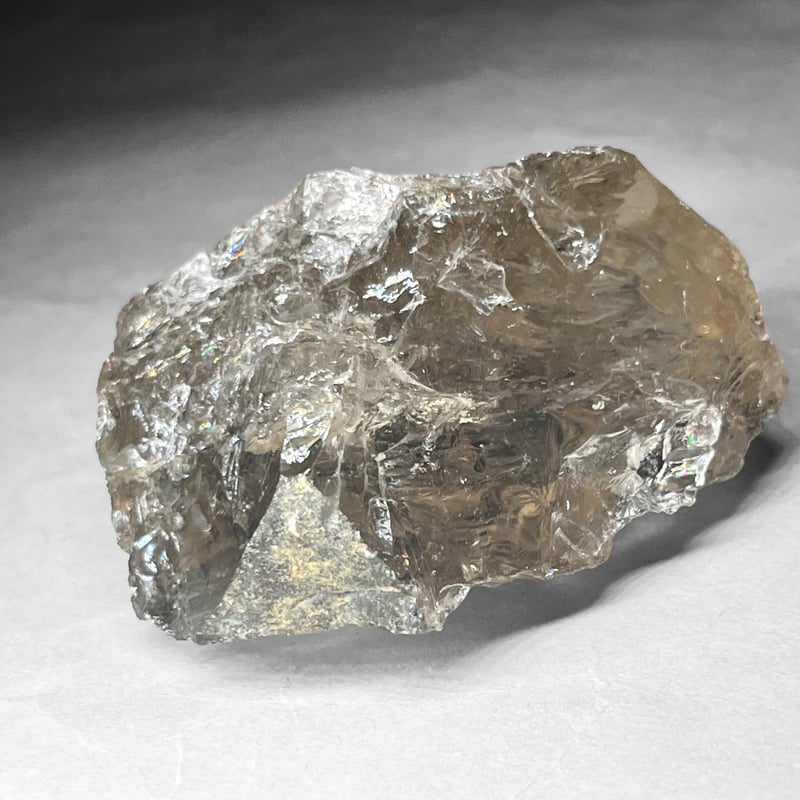 smoky quartz / スモーキークォーツ原石 A ( レインボーあり ) | N.st