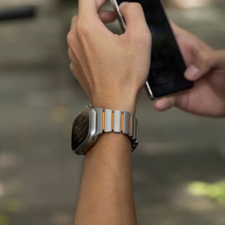 「533」apple watch チタン バンド series7/8/9/10/Ultra アップルウォッチバンド マグネット 高級 メンズ