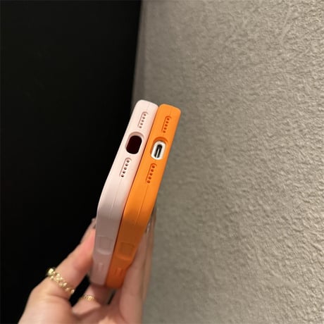 「540」iphone17/17pro ケース シリコン iphone16/15/14 ケース ｍagsafe対応 カメラカバー付き