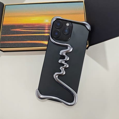 「353」iphone16/16pro フレームレスケース 軽量 iphone 放熱 ケース アルミ合金