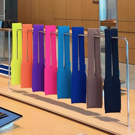 「471」iPhoneポケット アップル ニット編みストラップ アクセサリー ミニスマホポーチ