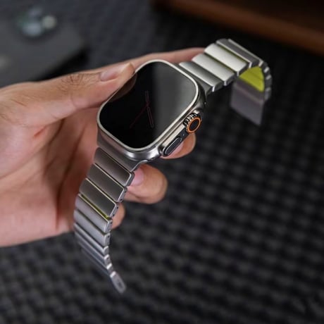 「533」apple watch チタン バンド series7/8/9/10/Ultra アップルウォッチバンド マグネット 高級 メンズ