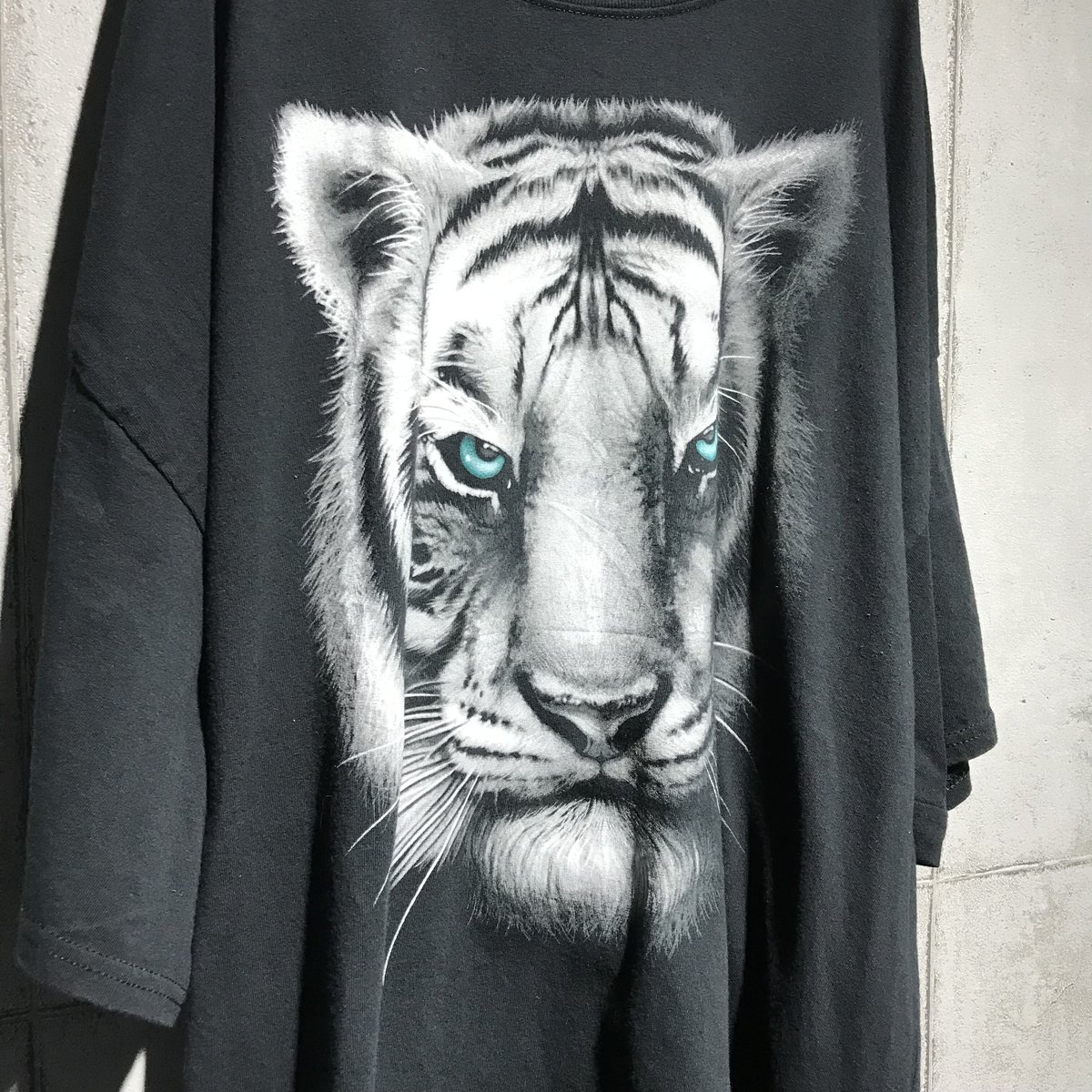 DOM】ホワイトタイガー アニマルTシャツ | quill DOM】ホワイトタイガー アニマルTシャツ | quill