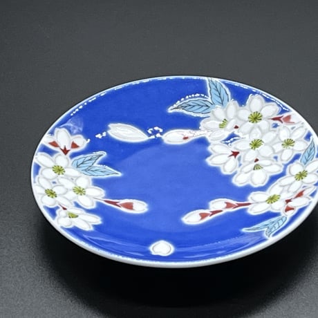 Very small dish   KUTANI    醤油皿　(九谷焼の桜)
