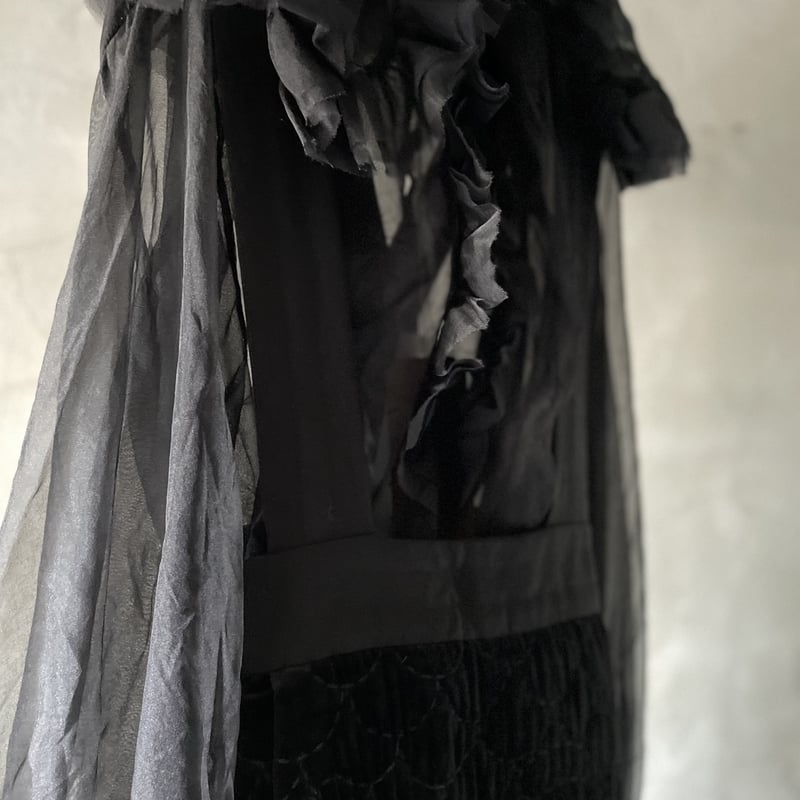 TOWAVASE ベルベット刺繍キルトエプロン/Black | Linen+room / Linne