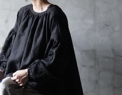 TOWAVASE 「champ de fleurs」刺繍スモックブラウス/Black | Li