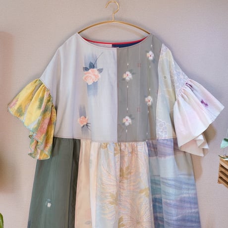 【オーダーアイテム】【紬のワンピース(袖あり)】雨に打たれる花々
