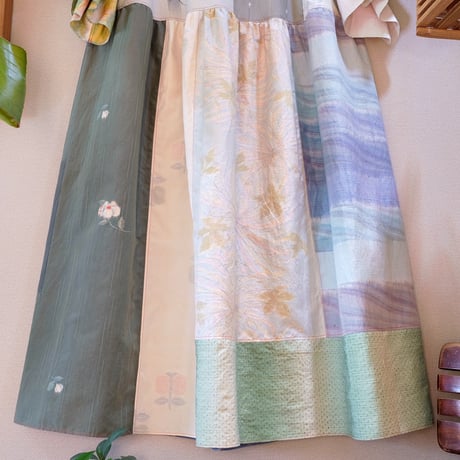 【オーダーアイテム】【紬のワンピース(袖あり)】雨に打たれる花々