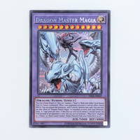 【状態A】 遊戯王 Essential Selection 02 究極竜魔導師(Dragon Master Magia) ES02-AE043 シークレットレア