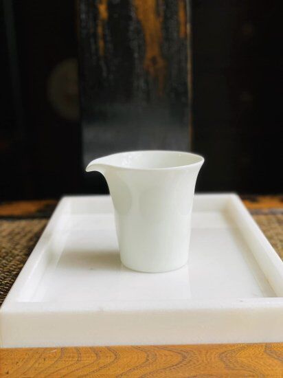 景徳鎮：白磁南瓜形水指（急須？） 景徳鎮：白磁南瓜形水指