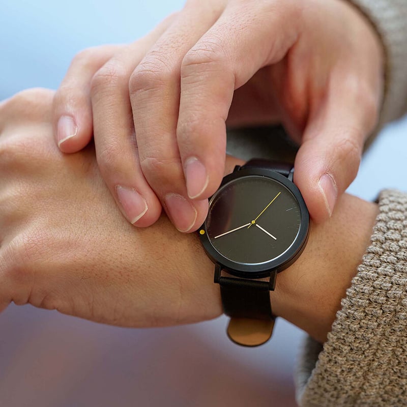 時計 yuu 10 watch 001 (BLACK × yellow) | U+O（ユート）公式｜ONLI