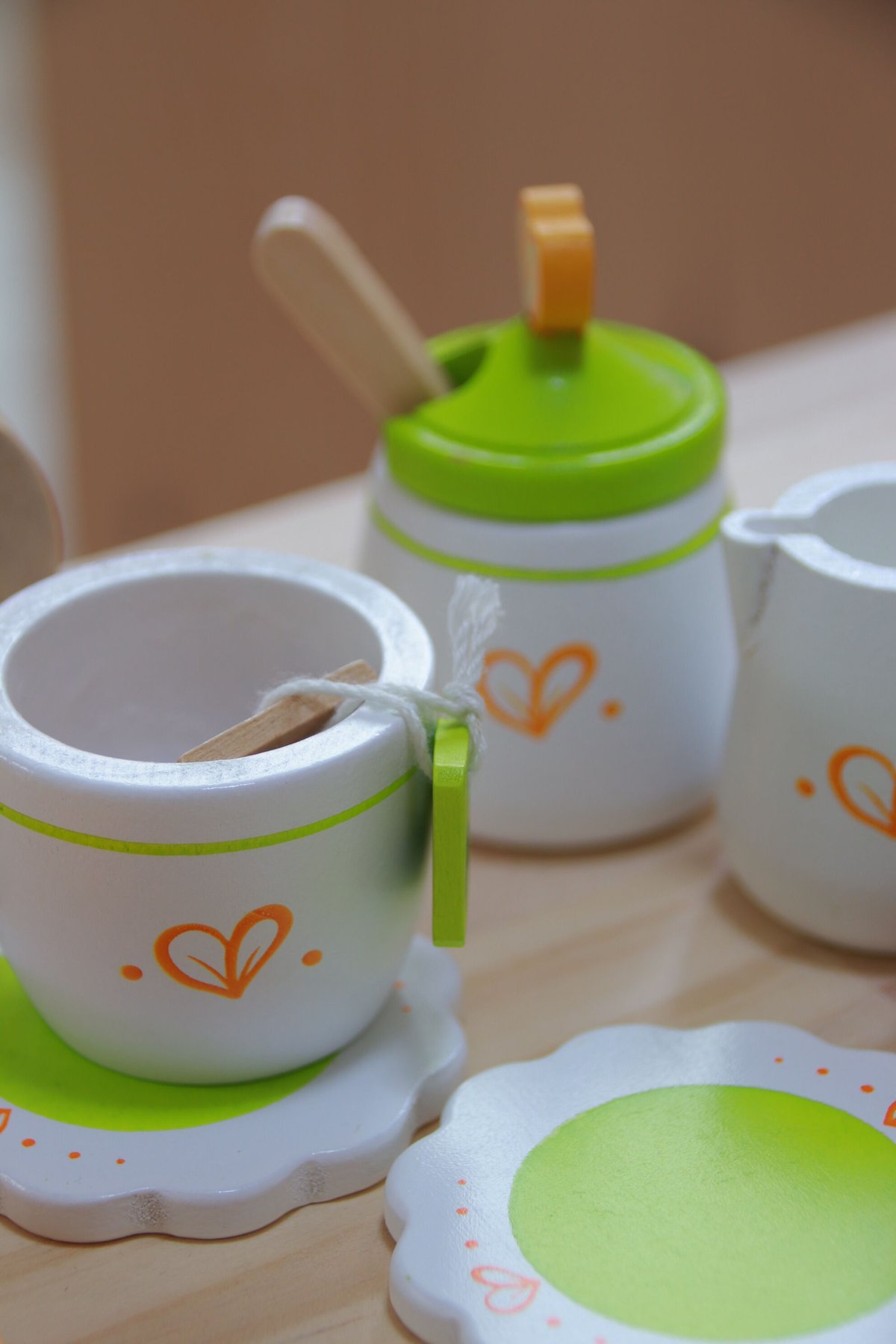 ティーセットでパーティ 【HAPE】 | 木のおもちゃ 虹と木