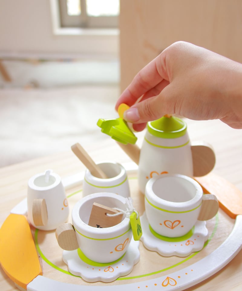 ティーセットでパーティ 【HAPE】 | 木のおもちゃ 虹と木