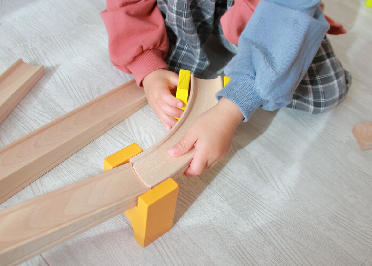 ベビークーゲルバーン・大 【ハバ】 | 木のおもちゃ 虹と木