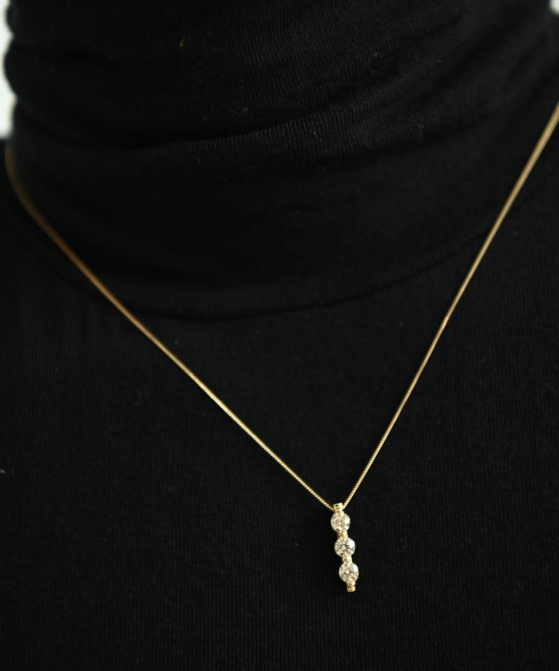12/5-12/12予約販売＞K18YG 3ストーンダイヤモンドネックレス（2/上~2