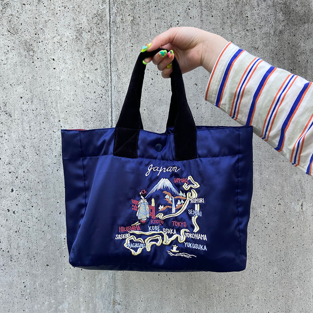 スカ トートバッグ 「Map, Maiko & Mt. Fuji」柄 | I wanted t スカ トートバッグ 「Map, Maiko & Mt. Fuji」柄 | I wanted t