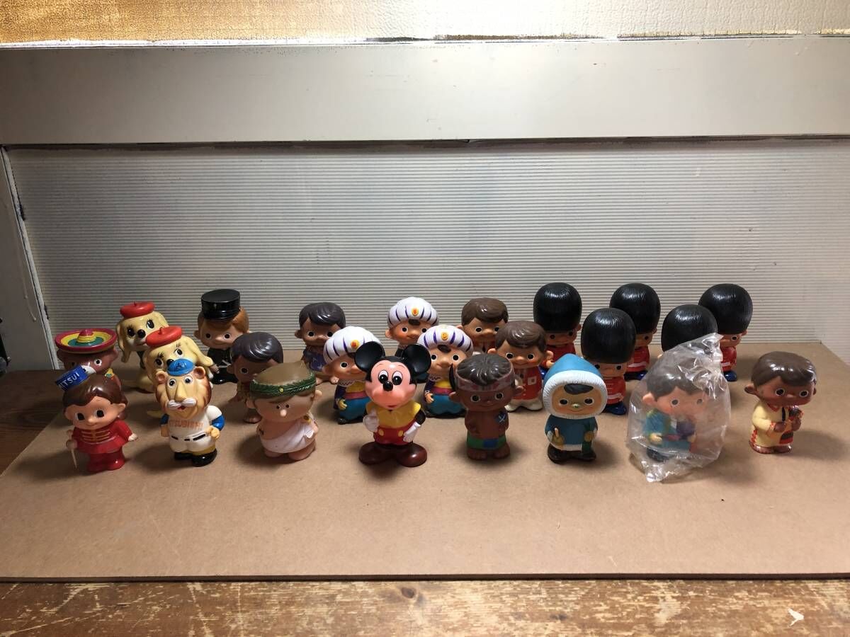 企業・銀行のノベルティソフビ人形 24体 | リサイクル オルト ネット店