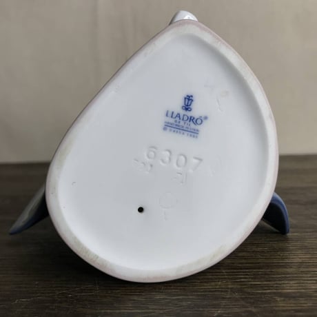 LLADRO 小さなナース  フィギュリン