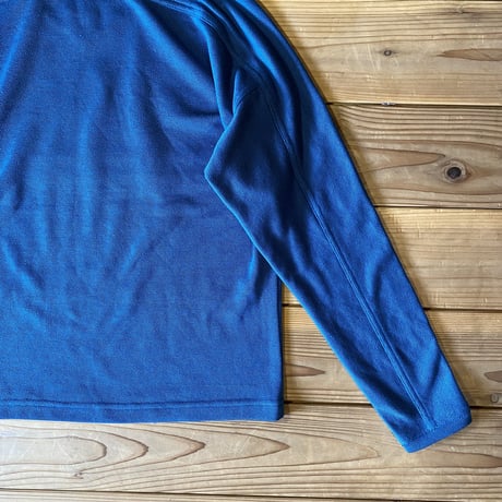 prana V neck tee