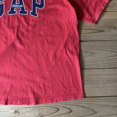 GAP arch logo tee