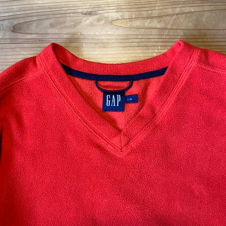 GAP V neck sweat shirt