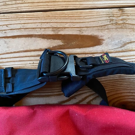 PAC DESIGNS street slim messenger bag