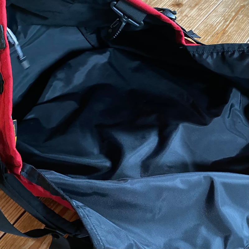 PAC DESIGNS street slim messenger bag | UMU