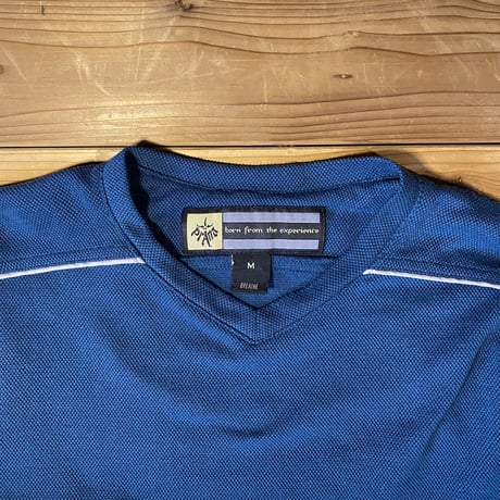 prana V neck tee