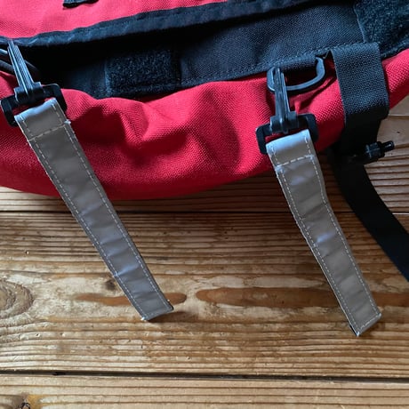 PAC DESIGNS street slim messenger bag