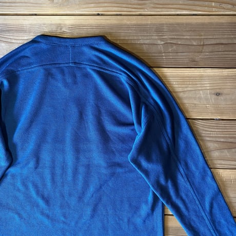 prana V neck tee