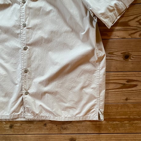 GAP square border shirt