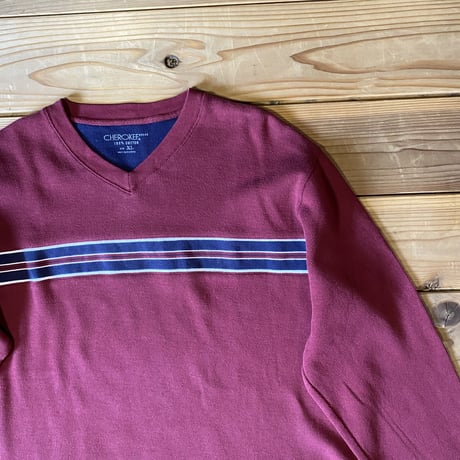 cherokee boarder V neck tee