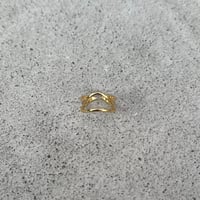 gold w ring