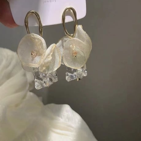 フラワービーズピアス
