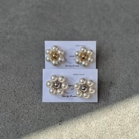 フラワービーズピアス