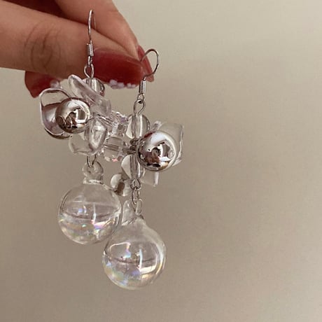 clearbubbleflower　pierce