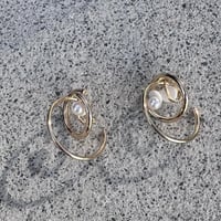 gold× pearl フープピアス、イヤリング