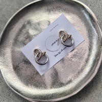 バイカラークロスピアス