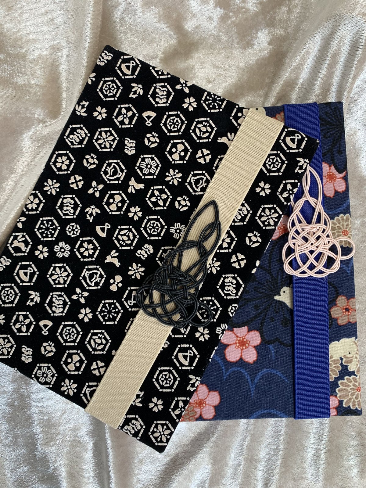 トモ　御朱印帳　見開き×4点　100頁 トモ様専用 御朱印帳 見開き×8冊 100頁 （御朱印帳 カバー付