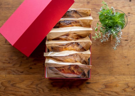 【贈答用ギフトBOX入り｜アップルパイ】Ranko Delicieux まるで焼きたて！パイのザックザク感が自慢のアップルパイ《北海道産厳選素材100％・シナモン添加物不使用》※熨斗・メッセージ無料