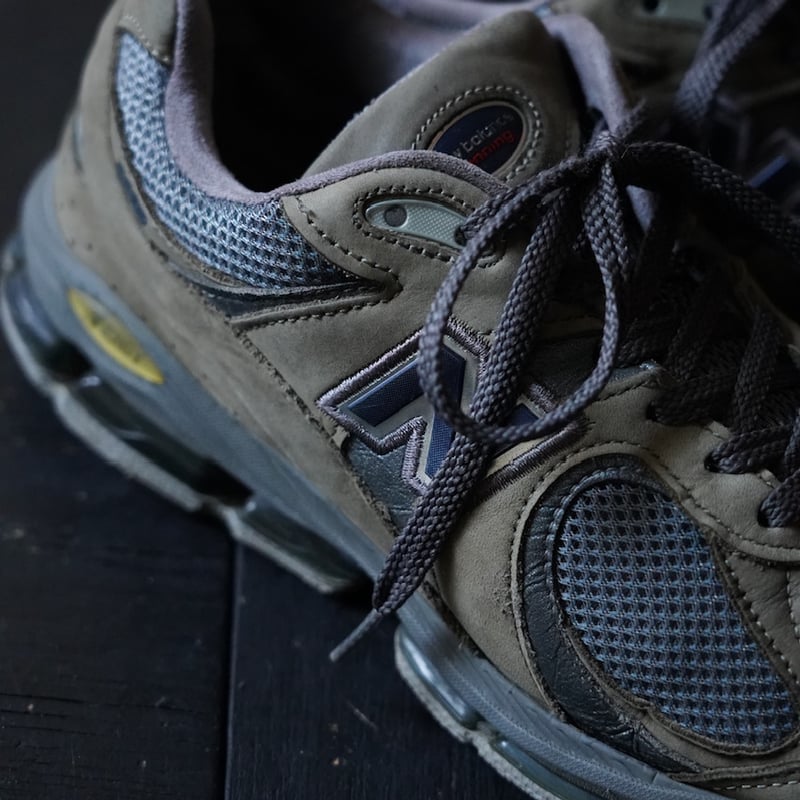 New Balance MR2002 (00s 9 1/2 made in USA) | gl