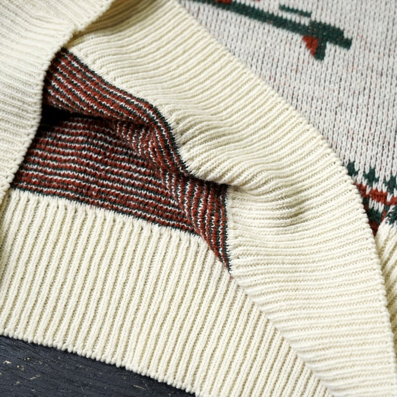 Arrow Snoopy Pattern Sweater | globule mag.