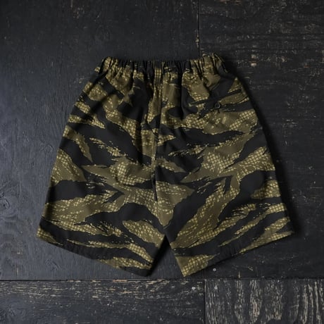 Willow Pants × globule mag. P-030 Night Tiger Camo Short