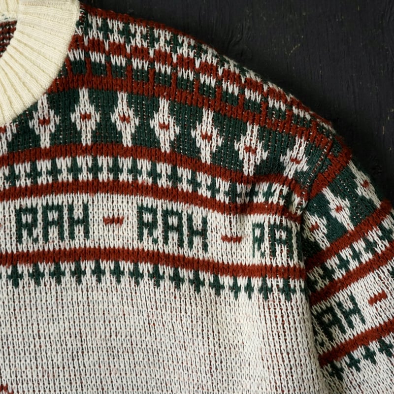 Arrow Snoopy Pattern Sweater | globule mag.