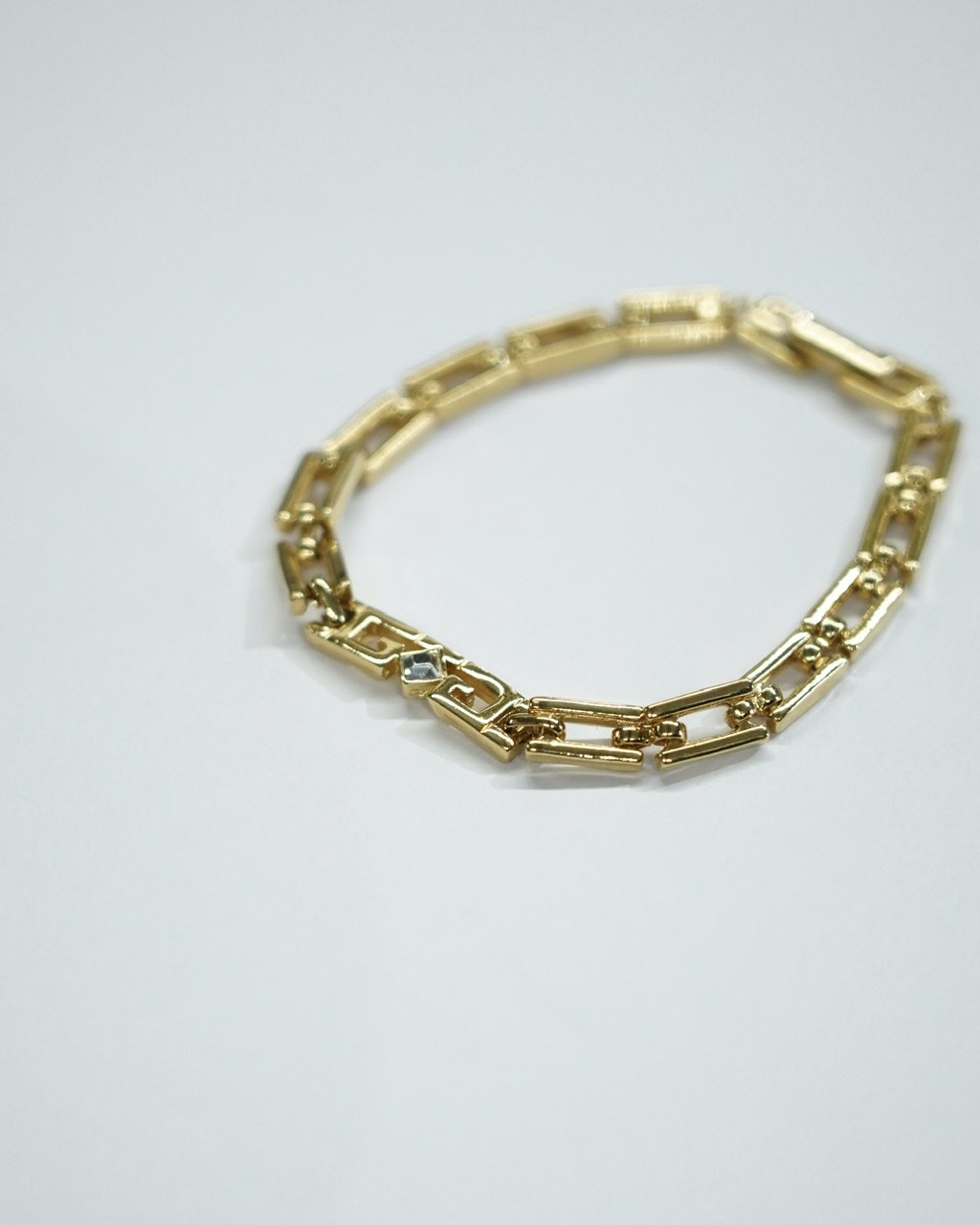 Givenchy Gold Bracelet | globule mag.
